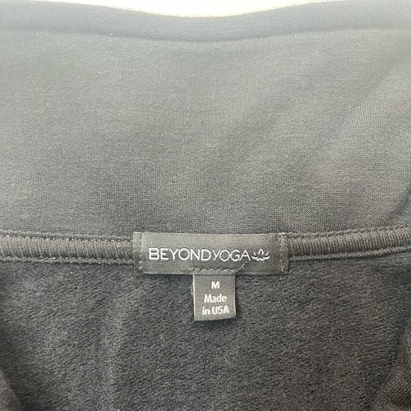 Beyond Yoga Women's Ski Weekend Black Jumpsuit Size Medium NWT - Picture 4 of 8